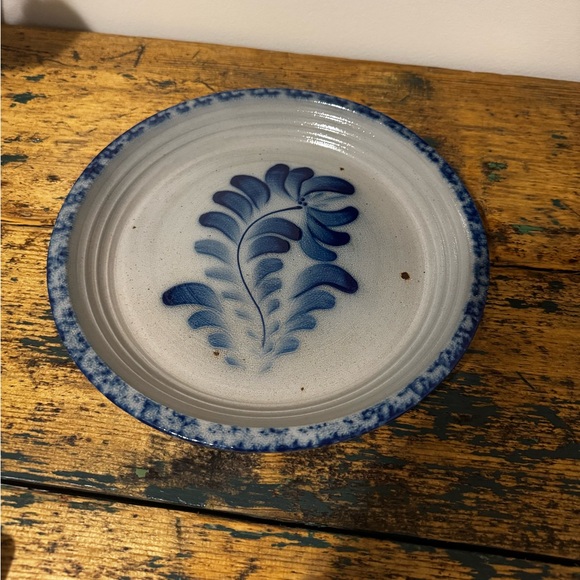 Artistic Blue Salt Glaze Floral Pie Plate - Picture 7 of 10